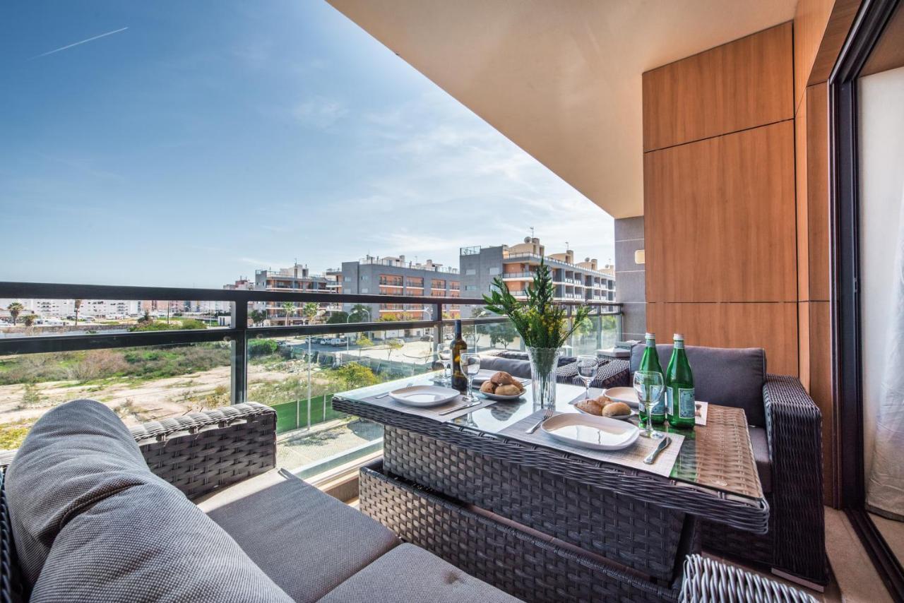 Sunset Home Olhao- Modern 3 Bed Luxury Apartment With Rooftop Pool المظهر الخارجي الصورة